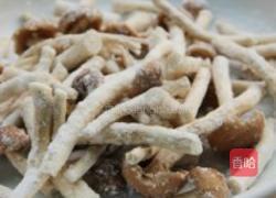 云南菌菜蛋黄茶树菇的做法图解2