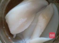 芹菜炒鱿鱼的做法图解2