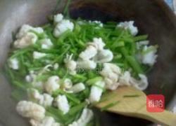 芹菜炒鱿鱼的做法图解7