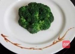 蚝油鱼子西兰花的做法图解7