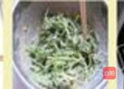 茼蒿鸡蛋饼的做法图解2