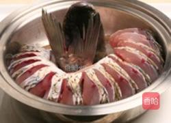 云南剁椒酱蒸鱼的做法图解2