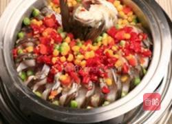 云南剁椒酱蒸鱼的做法图解6