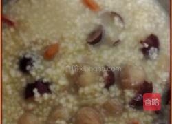 小米桂圆补血粥的做法图解3