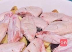孜然欧芹烤鸡翅配五彩土豆的做法图解2