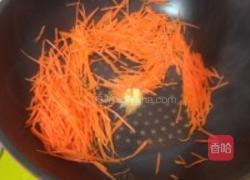 酒烹虾配龙利鱼黄油杂菜土豆泥的做法图解8