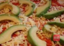 菠菜培根牛油果奶酪匹萨的做法图解3