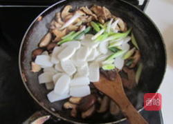 青蒜肉丝炒年糕的做法图解8