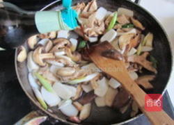 青蒜肉丝炒年糕的做法图解9
