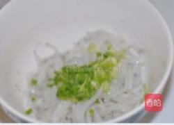 银鱼蛋饼的做法图解1