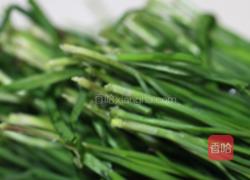 双菇鸡蛋韭菜饺子的做法图解1