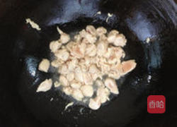 玉米炒鸡肉的做法图解3