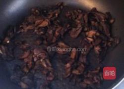 滇式牛肝菌黄焖鸡的做法图解3