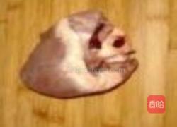 炝拌猪心的做法图解1
