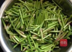 鲅鱼炖蒜薹的做法图解3