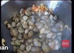 辣白菜炒花蛤的做法图解4