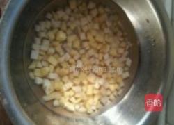 土豆番茄竹笋汤的做法图解1