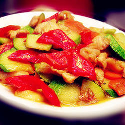 西葫芦炒鸡脯肉的做法[图]