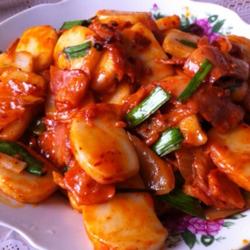 辣白菜培根炒年糕的做法[图]