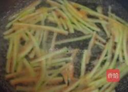 辣拌西瓜皮金针菇的做法图解4