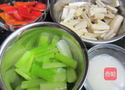 鲍鱼汁烩杏鲍菇的做法图解1