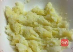 土豆泥卷心菜洋葱培根春卷饼的做法图解4