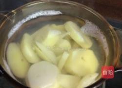 土豆泥卷心菜洋葱培根春卷饼的做法图解1
