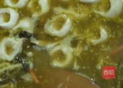 鱼饺羹汤佐香菜的做法图解7