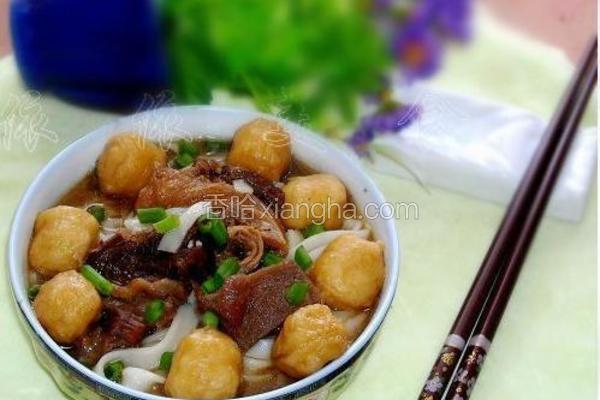 鱼蛋牛腩粉