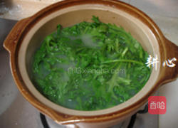 茼蒿鲫鱼汤的做法图解15