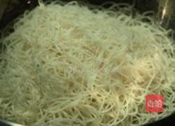越南炒米粉的做法图解1