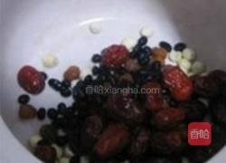 红枣桂圆汤的做法图解1