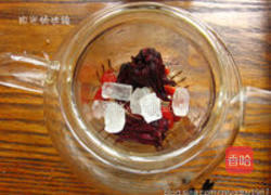 洛神花枸杞茶的做法图解1