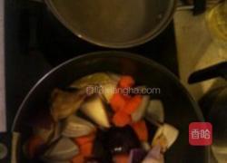 红烩鸡翅中配意面的做法图解3