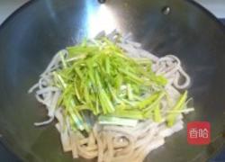 虾仁炒鱼面的做法图解9