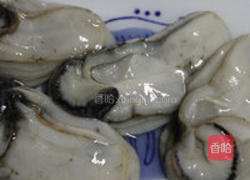蒜茸蒸生蚝的做法图解1