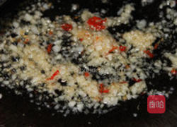 蒜茸蒸生蚝的做法图解3