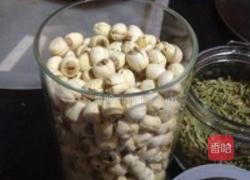 金银花莲子粥的做法图解1
