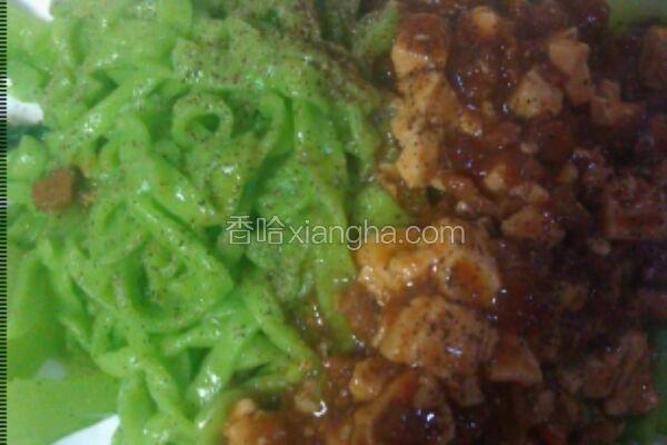 菠菜炸酱面