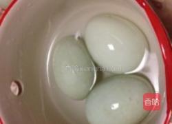 腌制咸鸭蛋的做法图解2