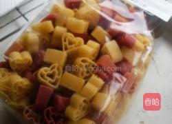 芝士爱心面的做法图解1