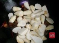 橄榄鸭焖芋头的做法图解8