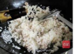 紫苏肉碎炒饭的做法图解7