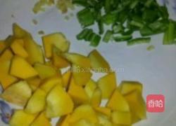 南瓜牛肉咖喱炒饭的做法图解1