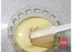 抹茶草莓奶油蛋糕的做法图解2