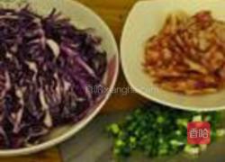 紫包菜腊肠炒饭的做法图解1