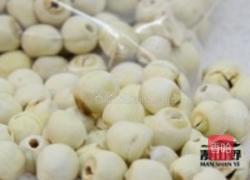 银耳雪莲羹的做法图解2