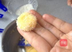黄金椰子球的做法图解5