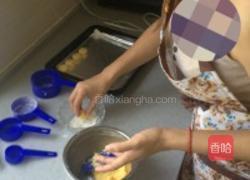 黄金椰子球的做法图解6