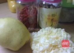 菊花冰糖雪梨银耳汤的做法图解1